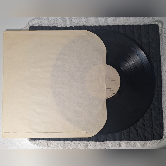 Carly Simon Come Upstairs LP - Picture 6 of 16